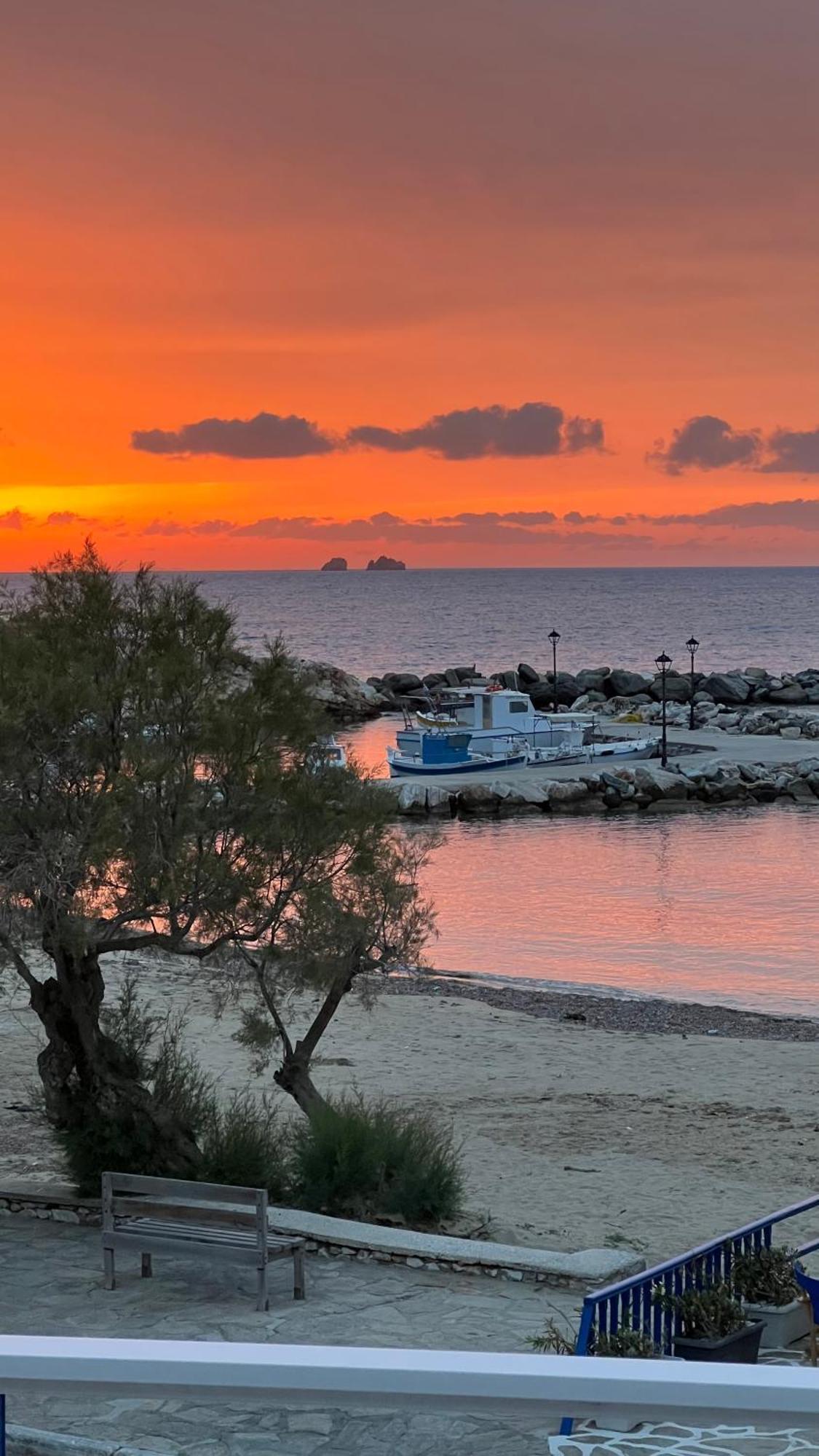 Stelios' Beachfront Retreat
