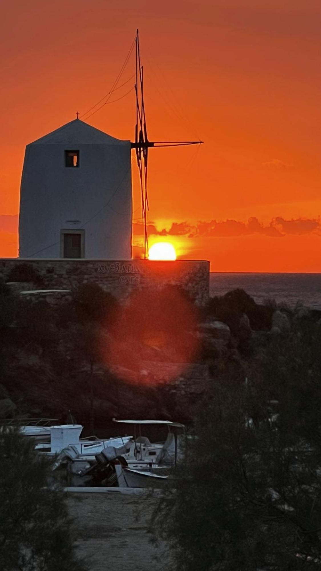 Stelios' Beachfront Retreat Holiday home